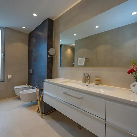 Luxury Penthouse Sara Apartment