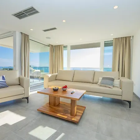 Apartment Luxury Penthouse Sara