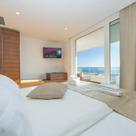 Luxury Penthouse Sara شقة ماكارسكا