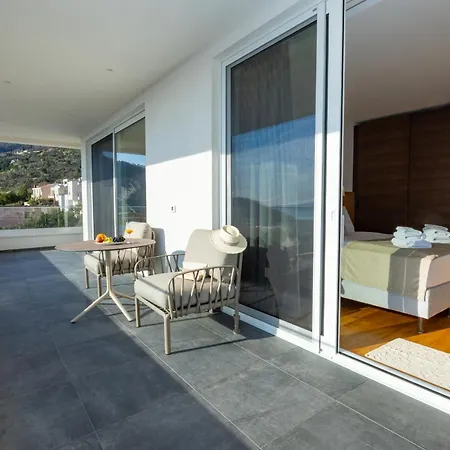 Luxury Penthouse Sara شقة *