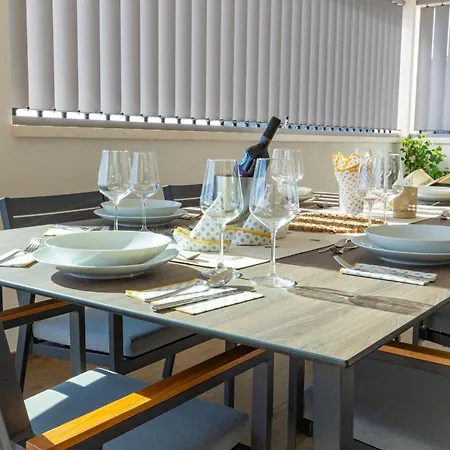 Luxury Penthouse Sara شقة ماكارسكا
