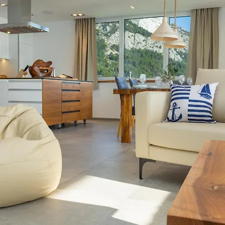 Apartment Luxury Penthouse Sara *