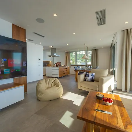 Luxury Penthouse Sara 마카르스카