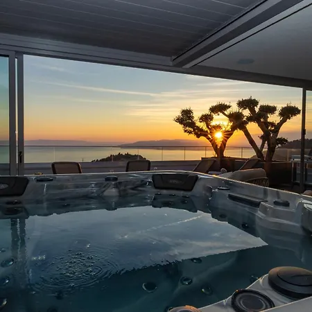 Luxury Penthouse Sara شقة *