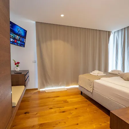 Luxury Penthouse Sara شقة ماكارسكا