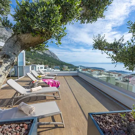 Luxury Penthouse Sara 아파트 *